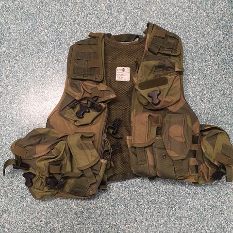 Bear Vest NFM. 416/M4/M16/C8 magasinlommer