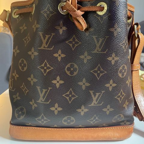 Louis vuitton noè BB veske