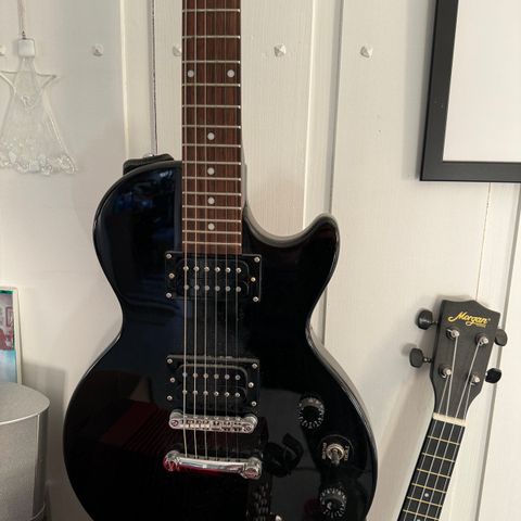 Fin og billig elgitar selges. Epiphone, ofte førstegangsgitar.