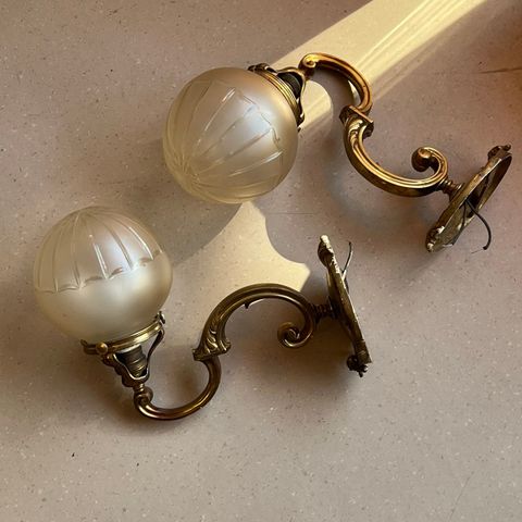 To  art nouveau lamper