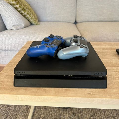 Playstation 4 Slim - 1 Terrabyte