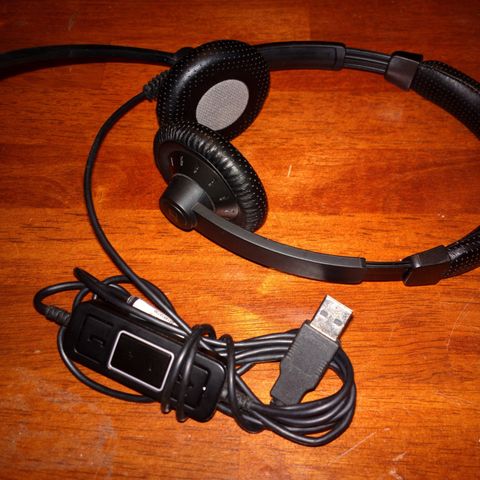 Selges billig: Ubrukt, Sennheiser SC 70, USB On-Ear Headset