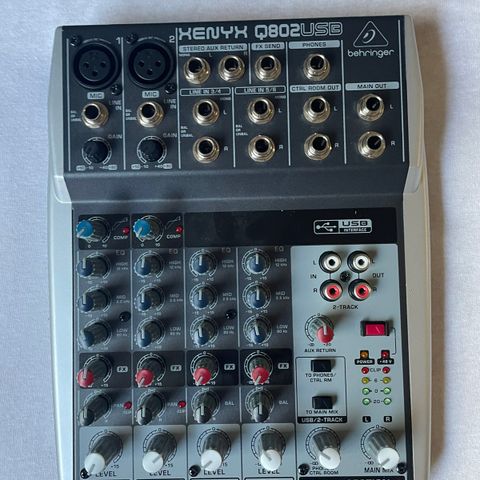 Behringer Xenyx Q802 usb mikser