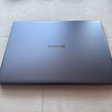 Huawei MateBook D 14" Signature Edition (Ryzen 7, 16GB RAM, 2K touch skjerm)