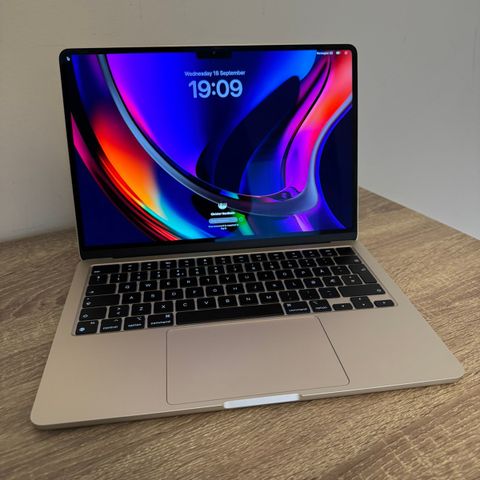 Apple Macbook Air (2022, M2, 8GB, 256GB)