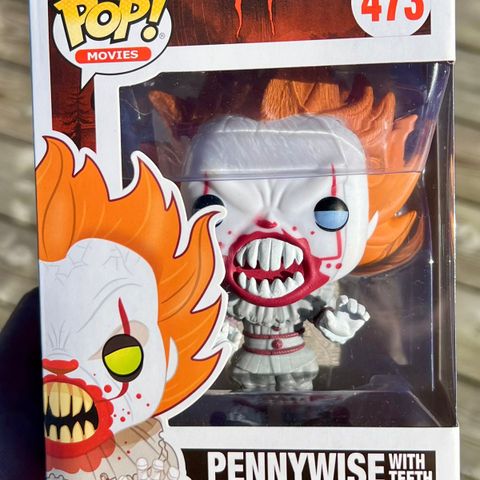 Funko Pop! Pennywise with Teeth (Blue Eyes) | It (473)