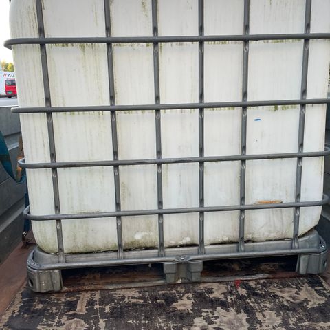 IBC  1000L plasttank/container