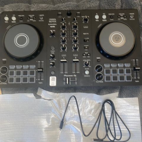 Pioneer ddj-flx4 som ny (med kvittering og boks)