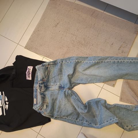 Jeans, t skjorte og genser- Levis, snipes og Adidas