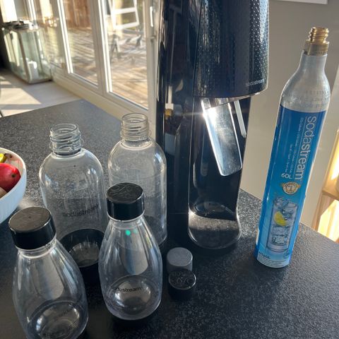 Sodastream med 4 flasker og ekstra ampull