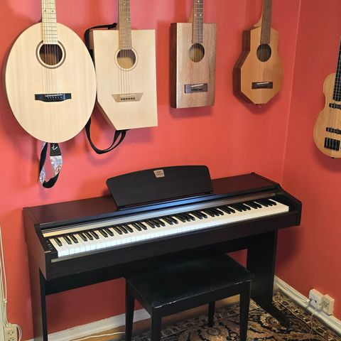 Yamaha clavinova CLP-110