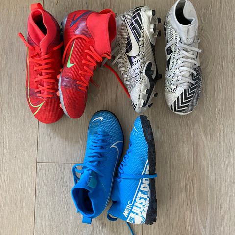 NIKE fotballsko str 36, 35 og 33,5 til salgs