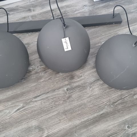 BILLIG Tak lampe fra Light &  Living