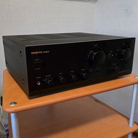 Onkyo A-9711 selges