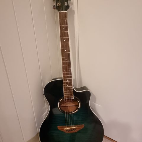 Yamaha APX500FM Electro Acoustic Guitar