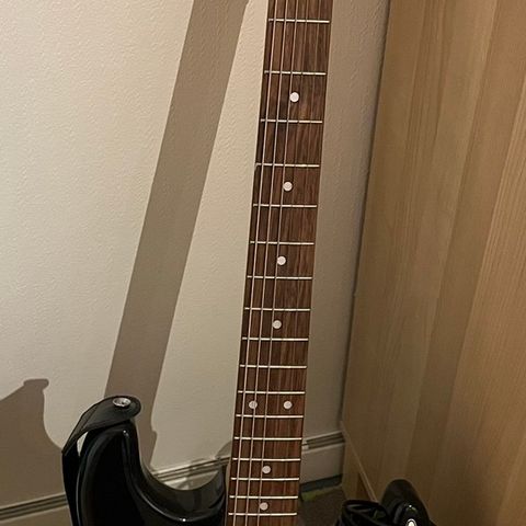 Supreme el gitar med forsterker