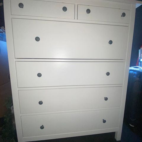 Pen Hemnes kommode