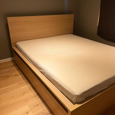 MALM seng  160x200 med  4 sengeskuffer