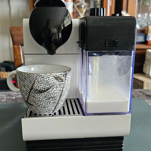 Nespresso Lattissima F411