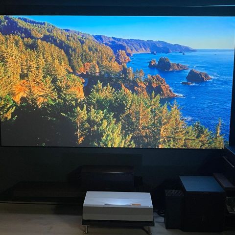 EliteScreens 100" rammelerret CLR