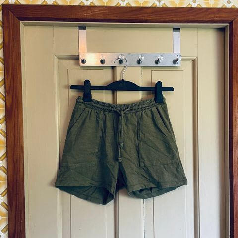 Grønn shorts XS