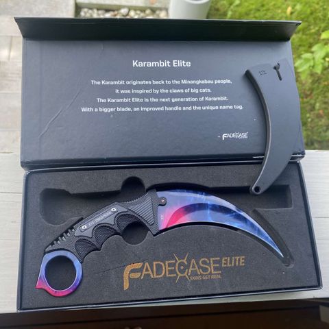 Fadecase karambit