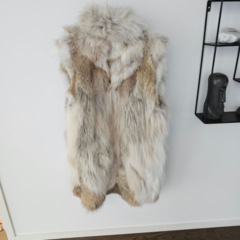 MØLLER COYOTE PELS VEST