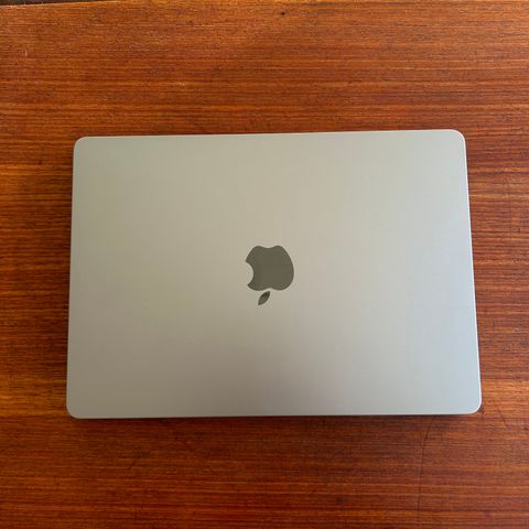 MacBook Air (M3, 2024)