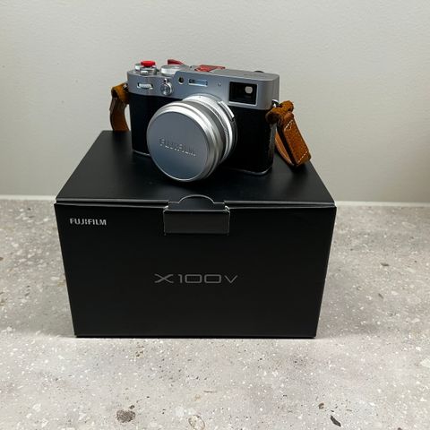 Fujifilm X100V SILVER