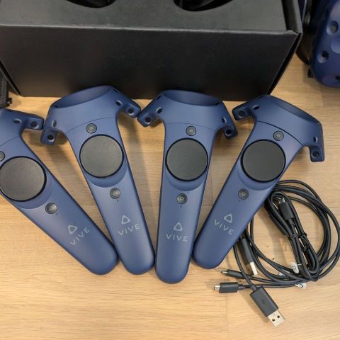 HTC  Vive Controller (VR) (SteamVR)