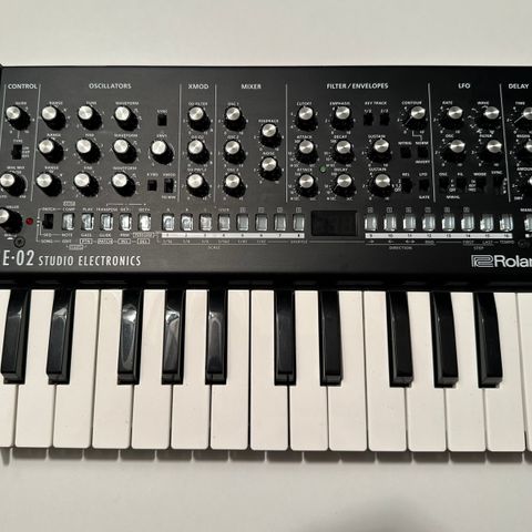 Roland SE-02