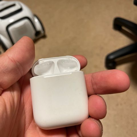 Airpods case gen 1.