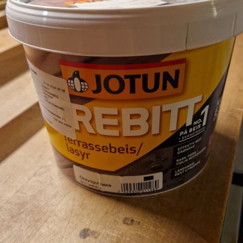 3 liter Jotun Trebitt terrassebeis.