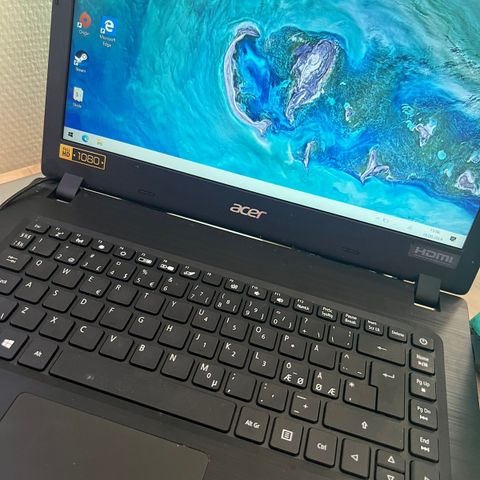 Acer aspire 1 selges