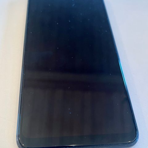 Samsung Galaxy A10 - Svart m/lader