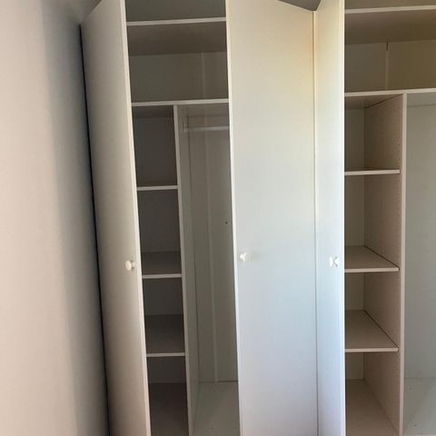 Garderobe Demontert