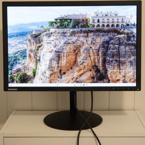 1080p+ IPS Lenovo T2454pA skjerm, FullHD monitor