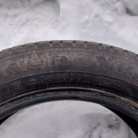 Nokian Hakkapleiitta piggfrie vinterdekk 205/55R17