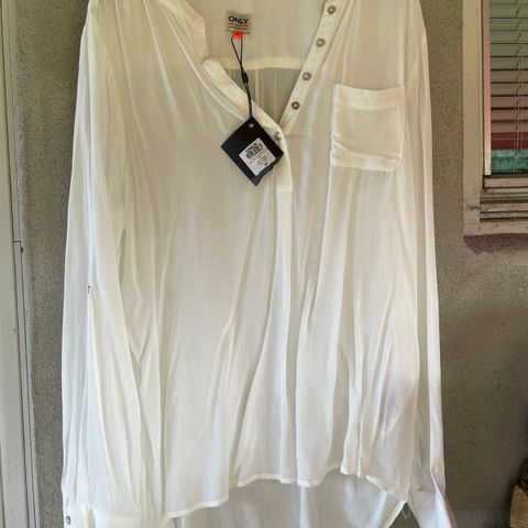 Ny bluse str 40 selges hbo 75,-