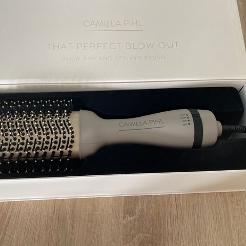 Camilla Pihl Blow out brush