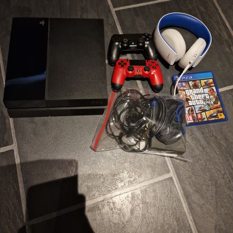 Playstation 4, med headset