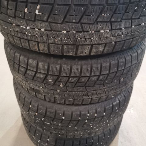 Vinter dekk Yokohama 215/60R16 95Q