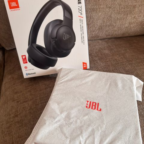 JBL Tune 720 BT