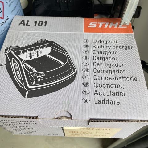 Stihl AL101 batterilader