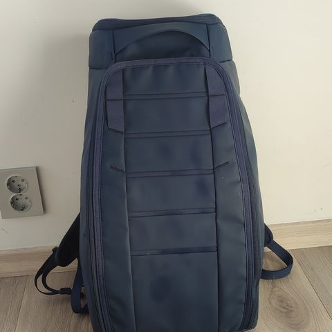 Douchebag Hugger 30L