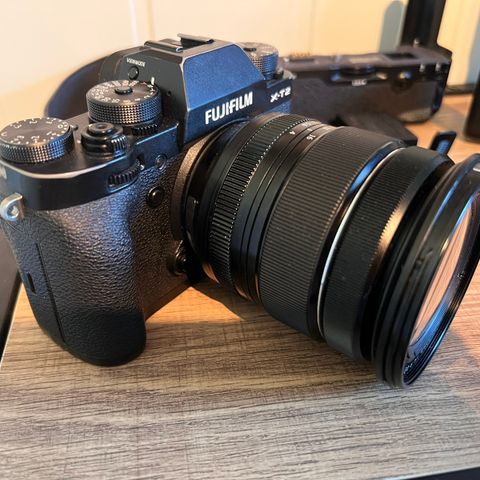 Fujifilm Xt-2 med mye tilleggsutstyr og 16-80mm