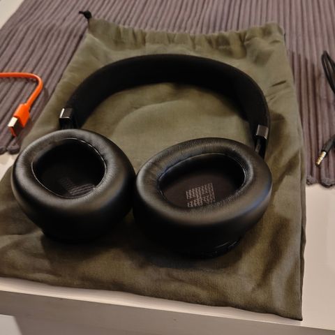 JBL Live 770NC