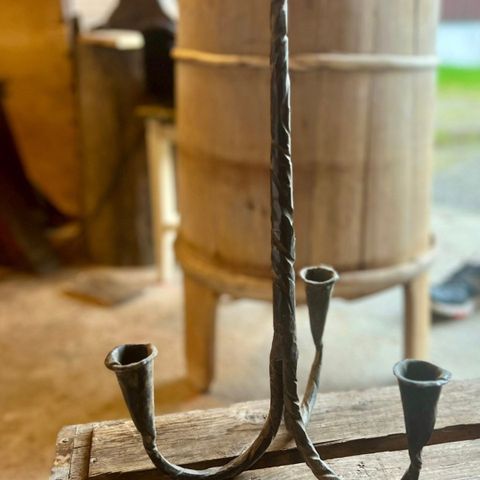 Iron candle holder