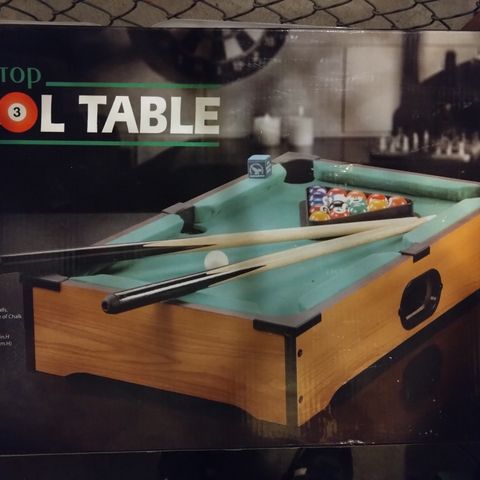 Table top pool table