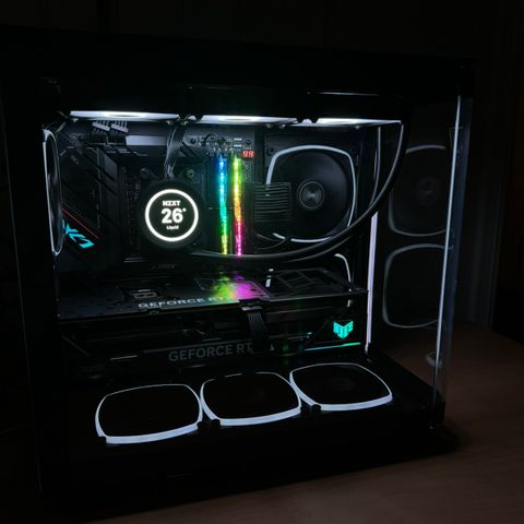 High End Gaming Pc med tilbehør